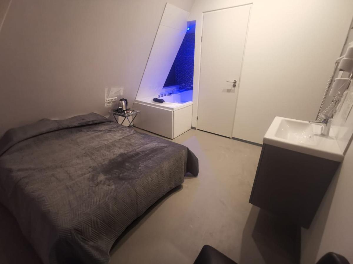 Hotel-Chao Nl 24 Hours Open ユトレヒト エクステリア 写真
